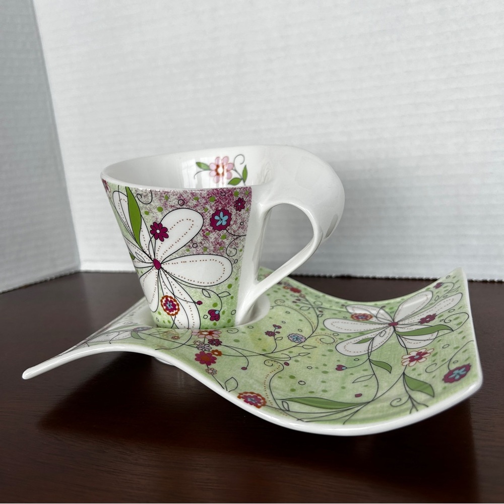 ✨Host Pick✨ TEAOPIA Tea Cup and Wave Plate Set Green and Purple Doodle Flower